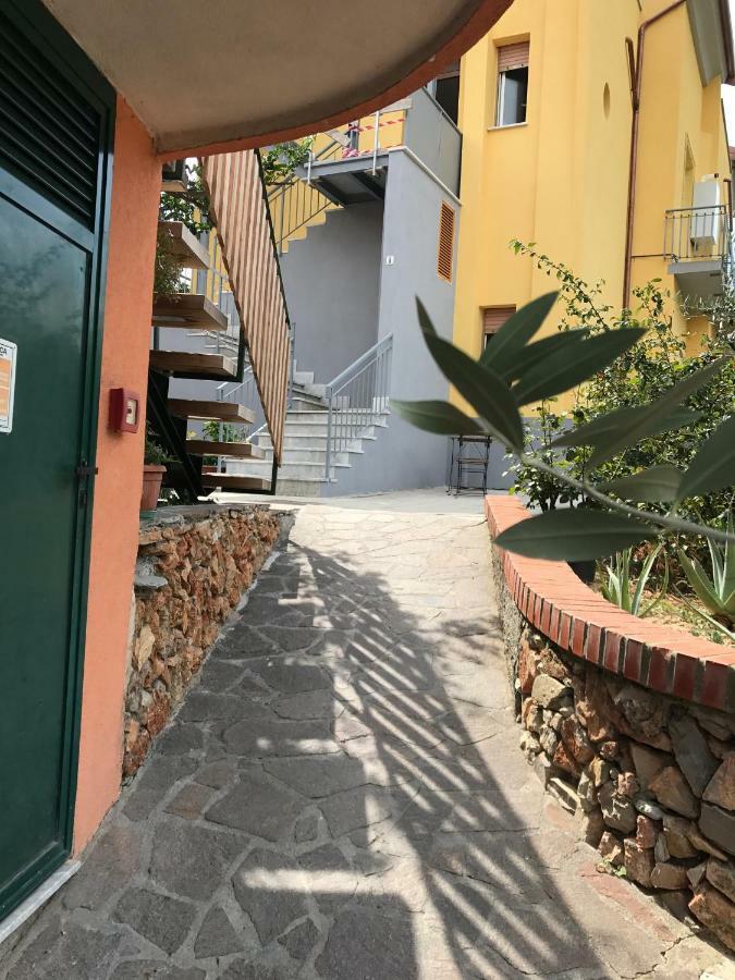 Apartamento Libeccio Finale Ligure Exterior foto